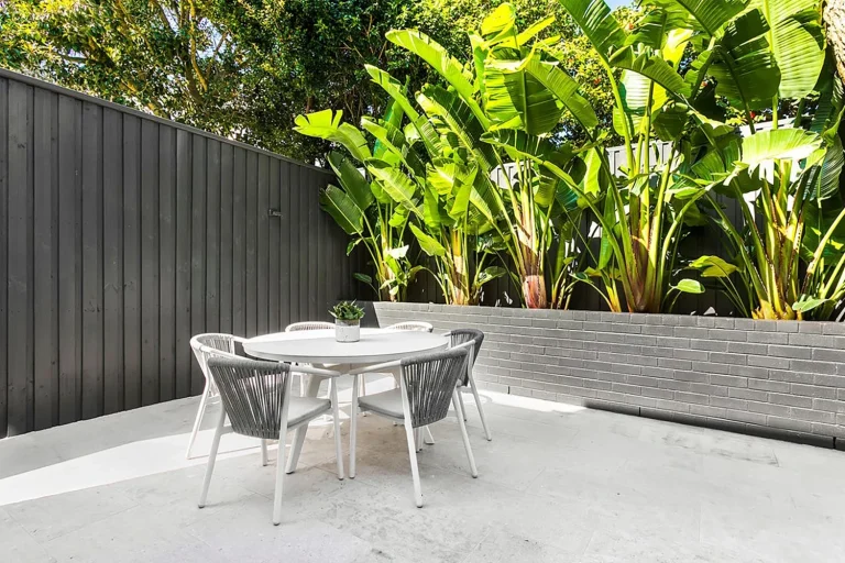 Renovated outdoor entertaining area in Burleigh Heads